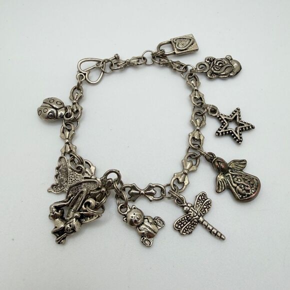 7" Silver tone charm bracelet with heart shaped toggle clasp! - Picture 9 of 14